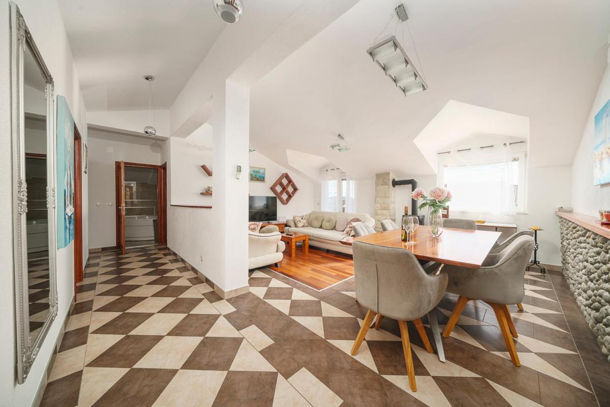 Apartment Grey Stone Vodice